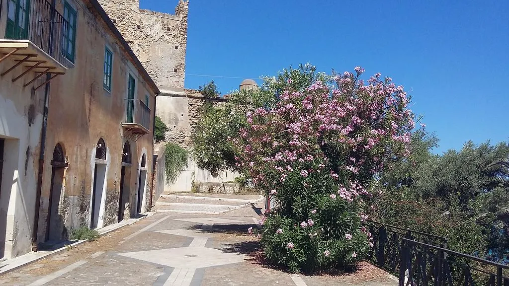 Casadada Apartments Santo Stefano di Camastra 0*,
